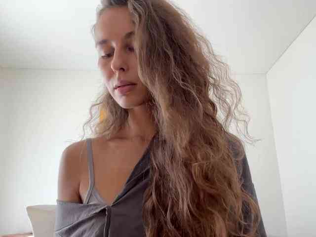 Model: PolinaMayner
