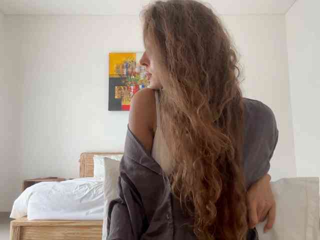 Model: PolinaMayner