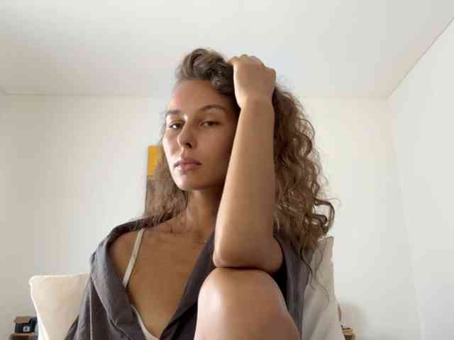 Model: PolinaMayner