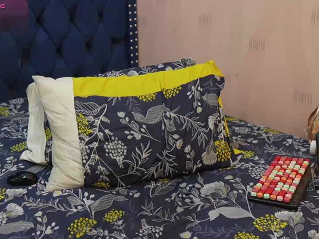 SilverCougar83, live now on BongaCams