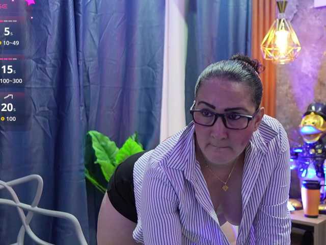 SilverCougar83 live cam on BongaCams