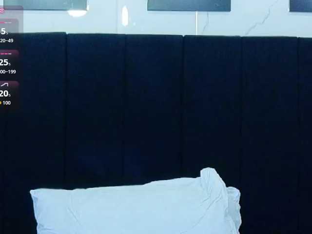 SilverCougar83 live cam on BongaCams