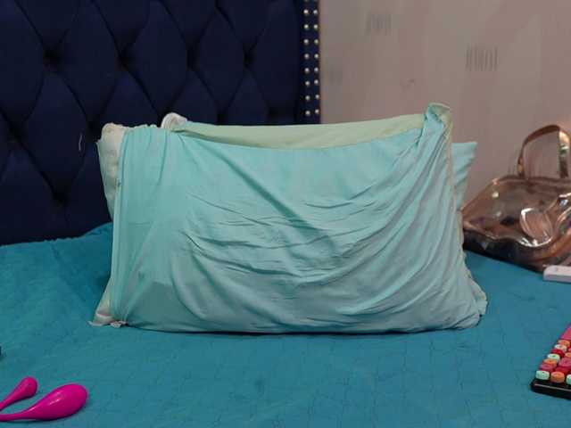 SilverCougar83 live cam on BongaCams
