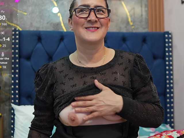 SilverCougar83 live cam on BongaCams