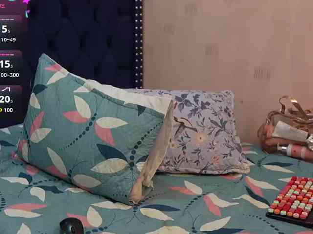 SilverCougar83 webcam