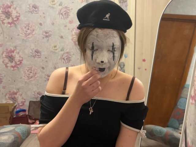 AdelineBordley live cam on BongaCams