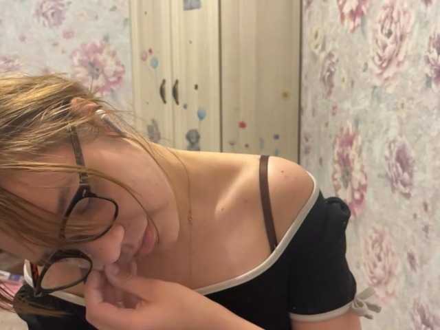 AdelineBordley live cam on BongaCams