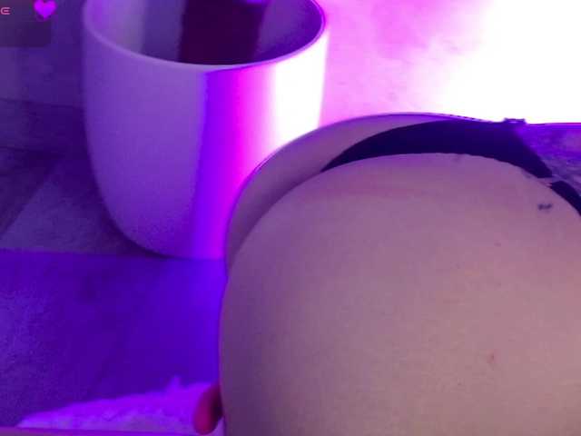 AlinaFoxx live cam