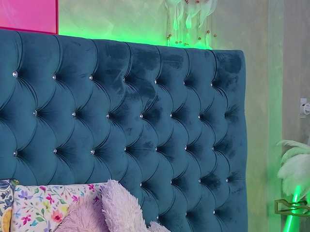 AlinaFoxx live cam