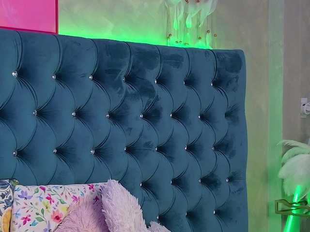 AlinaFoxx live cam