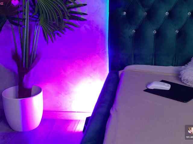 AlinaFoxx webcam