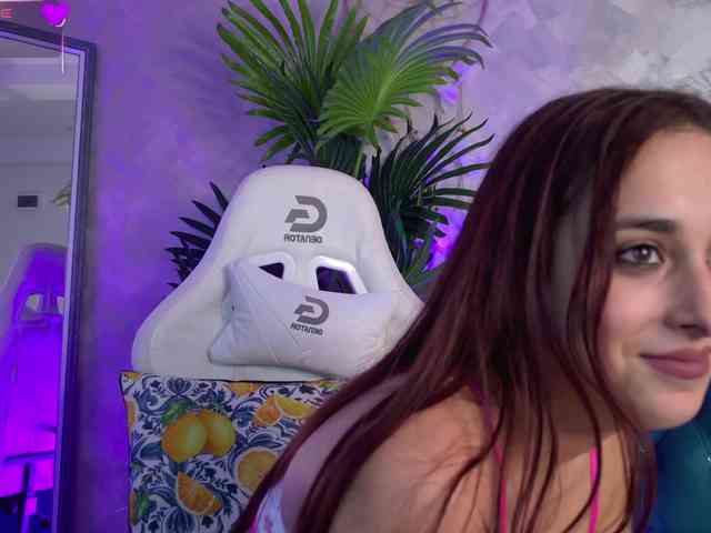 AlinaFoxx