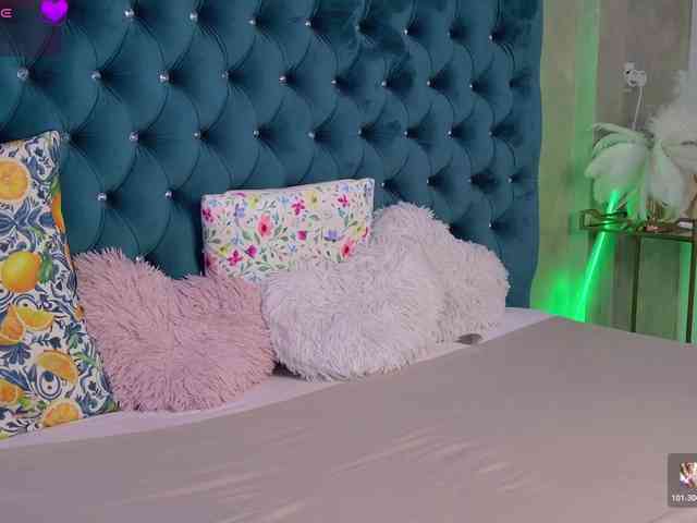 AlinaFoxx webcam