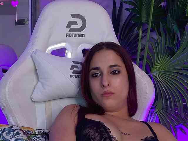 AlinaFoxx