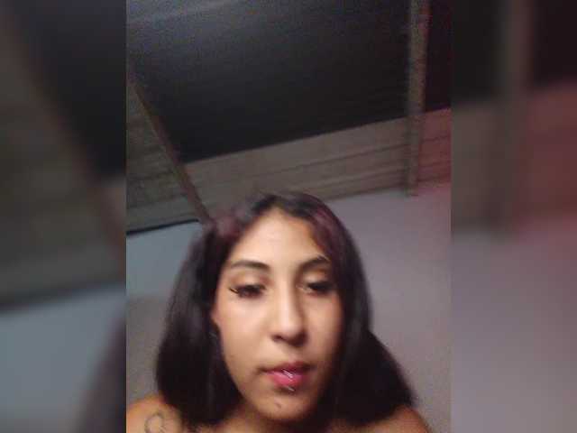 LizzRojas7 live cam on BongaCams
