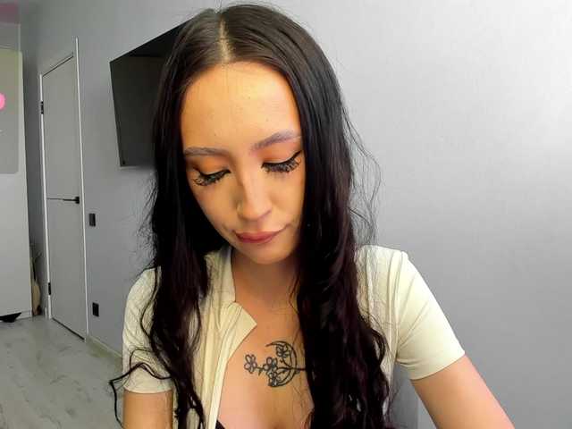 le modèle glamourchatte est en webcam porno dans un show sur le site bongacams, il possède les tags suivants: White/Caucasian,Brunette,Shaved