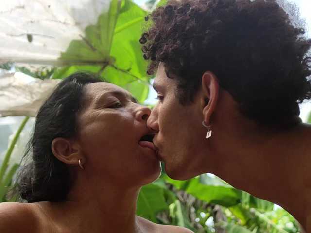 BiOutdoorSex live cam preview