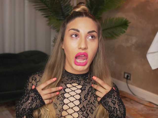 lilyandersonn live cam preview