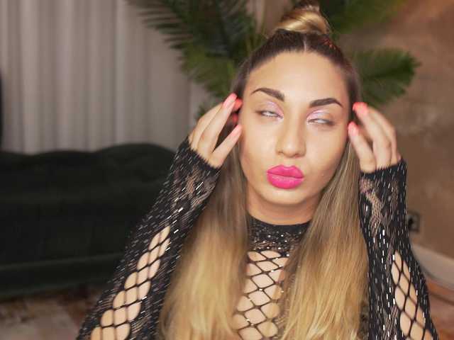 lilyandersonn live cam preview