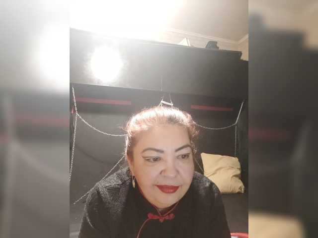Aiaa live cam on BongaCams