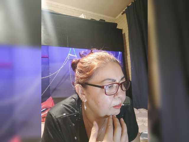 Aiaa live cam on BongaCams