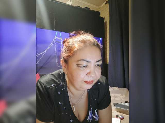 Aiaa live cam on BongaCams