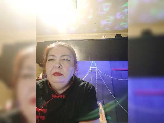 Aiaa live cam on BongaCams