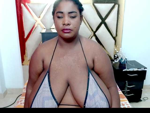 TETONA4U, en directo ahora en BongaCams