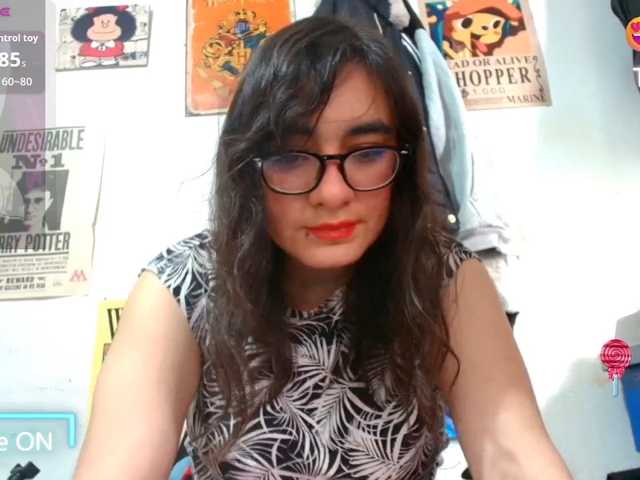 Ellaa-honey live cam on BongaCams