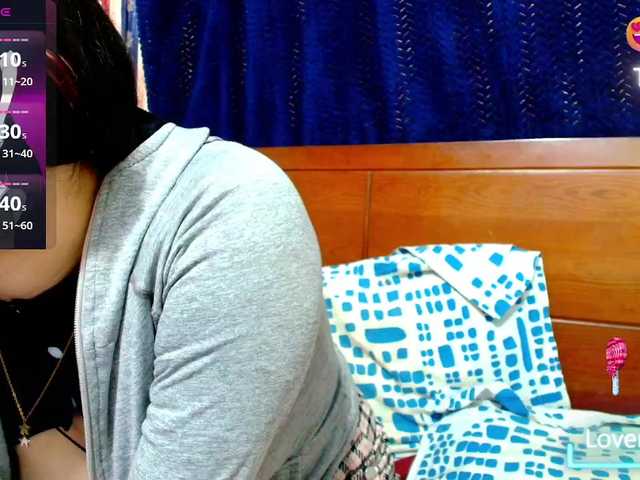 Ellaa-honey live cam on BongaCams