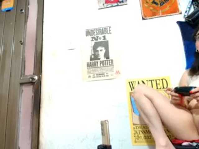 Ellaa-honey live cam on BongaCams