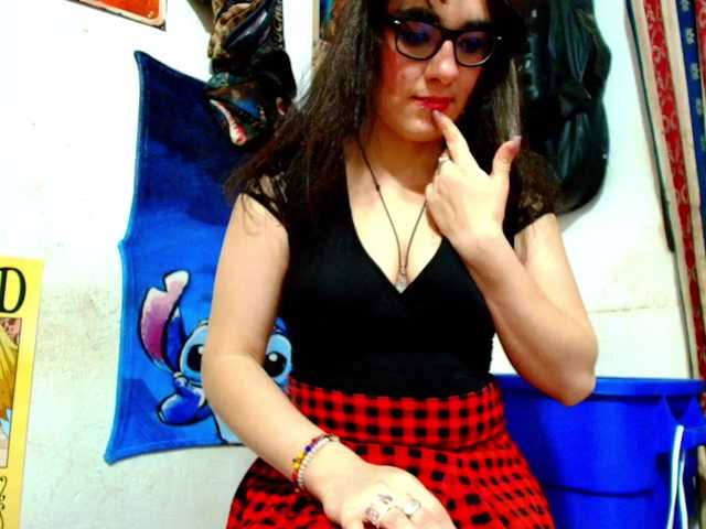 Ellaa-honey live cam on BongaCams