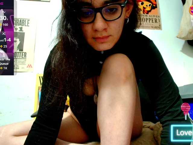 Ellaa-honey live cam on BongaCams