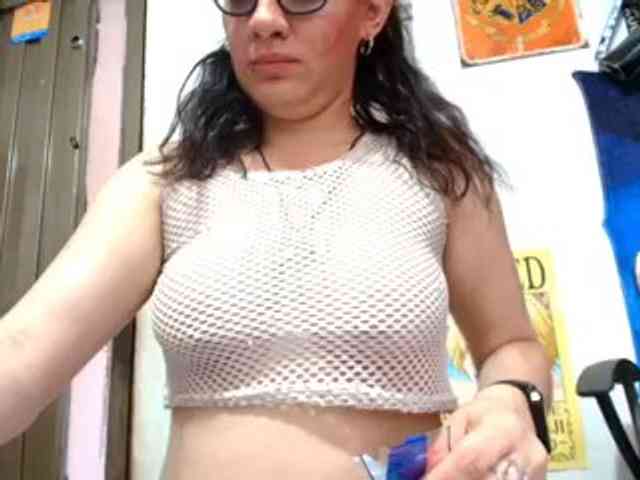 Ellaa_honey webcam