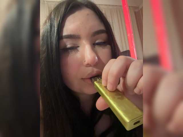 le modèle bigASSmodel est en webcam porno dans un show sur le site bongacams, il possède les tags suivants: White/Caucasian,Brunette,Shaved