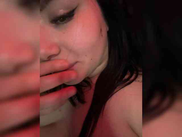 bigASSmodel webcam