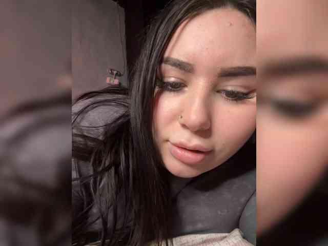 bigASSmodel webcam