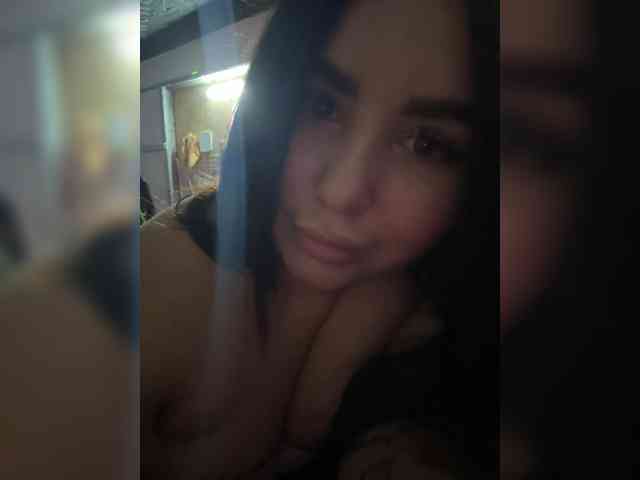 bigASSmodel webcam