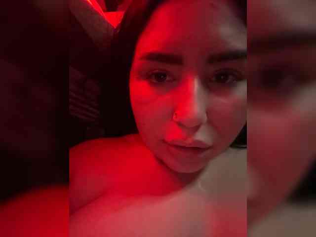 bigASSmodel webcam