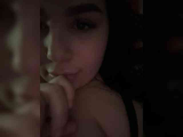 bigASSmodel webcam