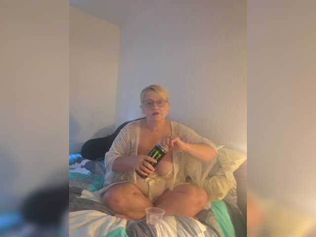 Curvylicious1 live cam on BongaCams