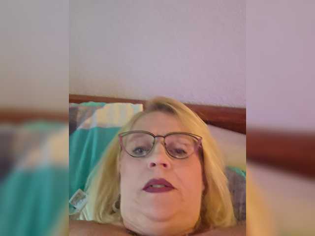 Curvylicious1