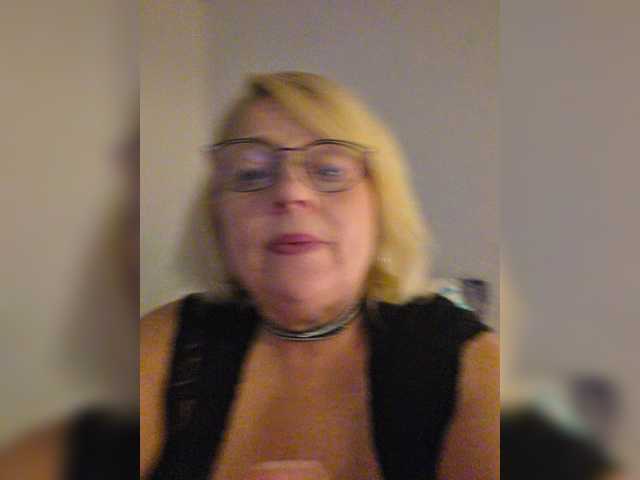 Curvylicious1