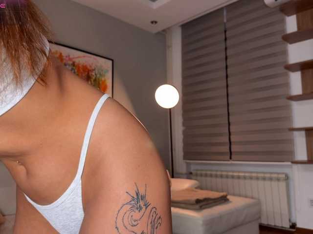 KeeleyAnderson live cam on BongaCams
