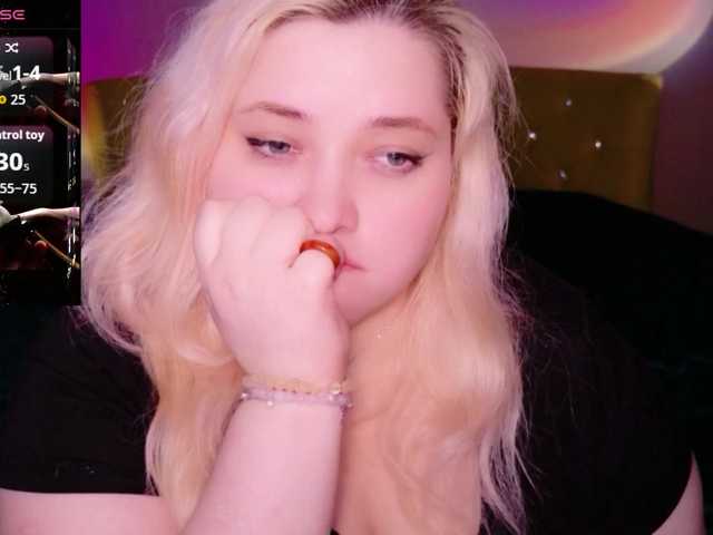 SweetGoddessRosie live cam on BongaCams