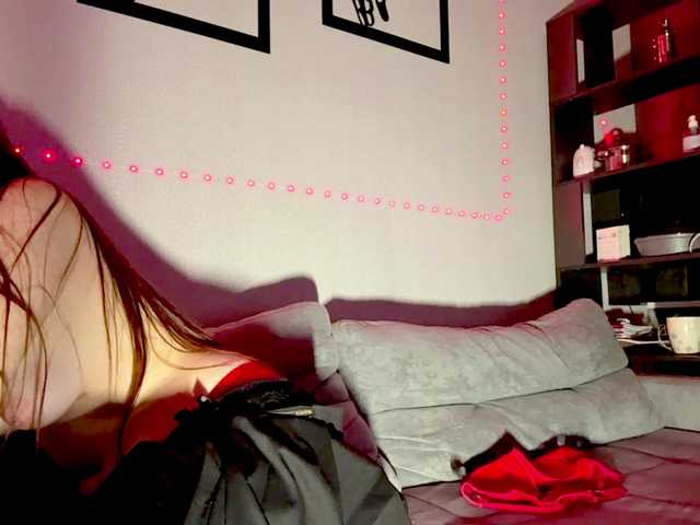 LaurenCloward live cam on BongaCams