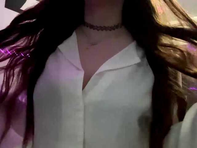 LaurenCloward live cam on BongaCams