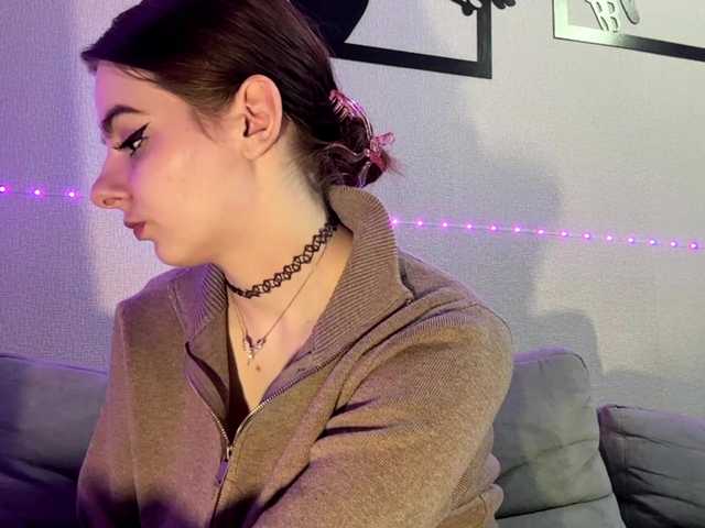 LaurenCloward live cam on BongaCams
