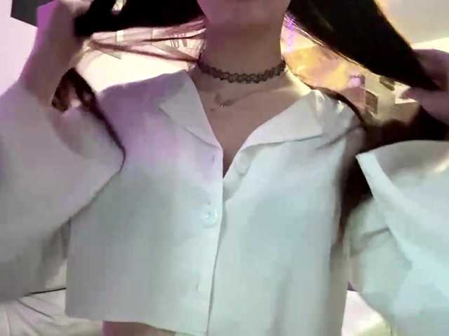 LaurenCloward live cam on BongaCams