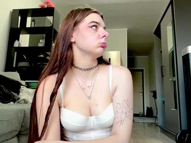 Lauren Cloward (LaurenCloward)